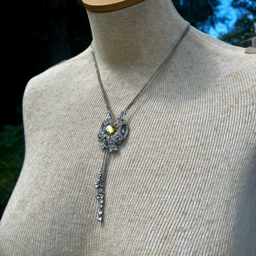 Betsey Johnson Yellow Gem Dangling Bow Necklace - Picture 5 of 7